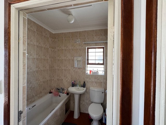 2 Bedroom Property for Sale in Parsonsvlei Eastern Cape